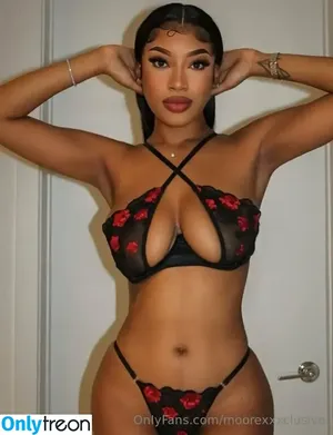 moorexxxclusive / anniemooremusic nude photo #0130