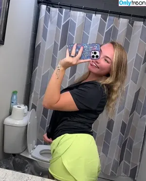 Morgan Stark / Morgan.starkxo / morgandoesnt.care nude photo #0007