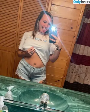 Morgan Stark / Morgan.starkxo / morgandoesnt.care nude photo #0062
