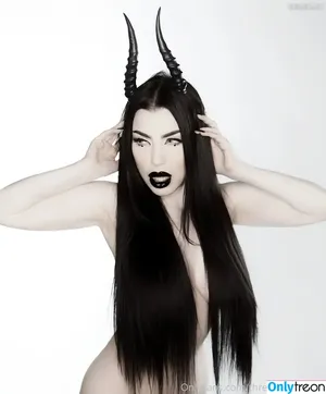 Morgana Threnody in Velvet / threnodyinvelvet nude photo #0024