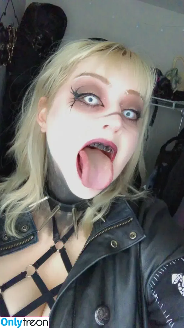Mother Macabre nude photo #0082 (MotherMacabre / mother.macabre / mothermacabreyt / ventrigue)