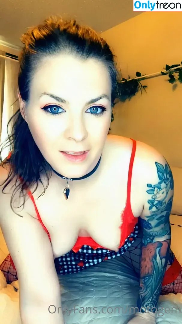 motogem nude photo #0029 (mollysmyles)