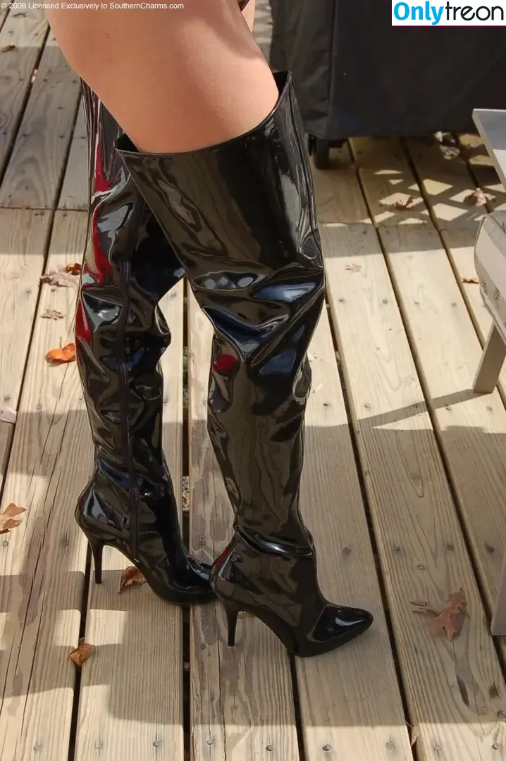 motogurl nude photo #6858 (Alyse / tammyrr)