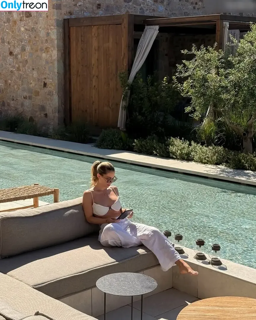 Mrs. Bella nude photo #0200 (mrsbella / sarahtoninx9_)