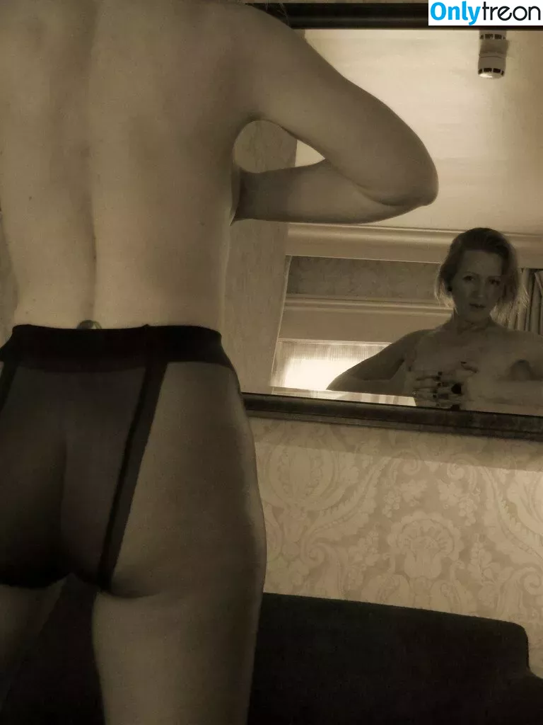 Mrs S Stockings nude photo #0113 (mrshnylons / mrshosiery)