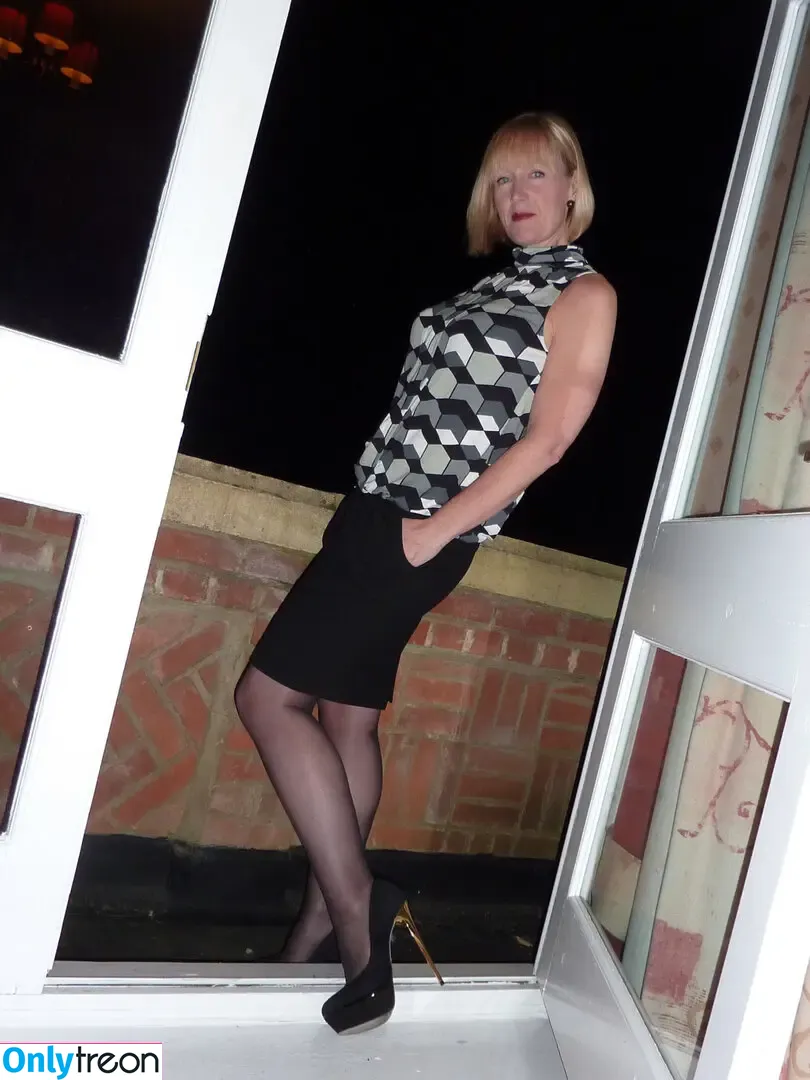 Mrs S Stockings nude photo #0435 (mrshnylons / mrshosiery)