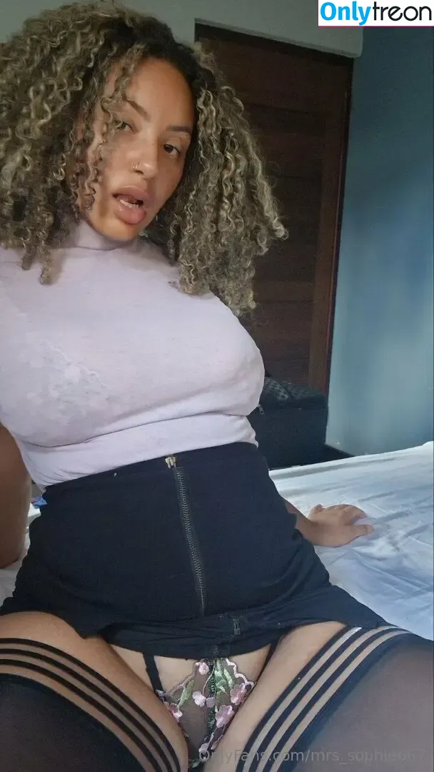 mrs_sophie667 nude photo #0089 (mrs_sophieofficial)
