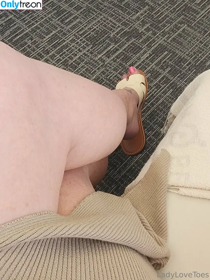 ms.lovetoes nude photo #0013 (ms.lovetoes)