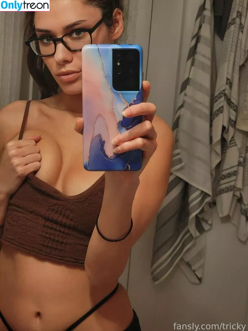 Ms_Tricky nude photo #0216 (miss__tricky)