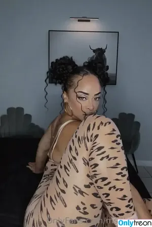  nude photo #0002
