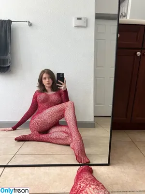 Msfiiire / Emily Taylor nude photo #0078