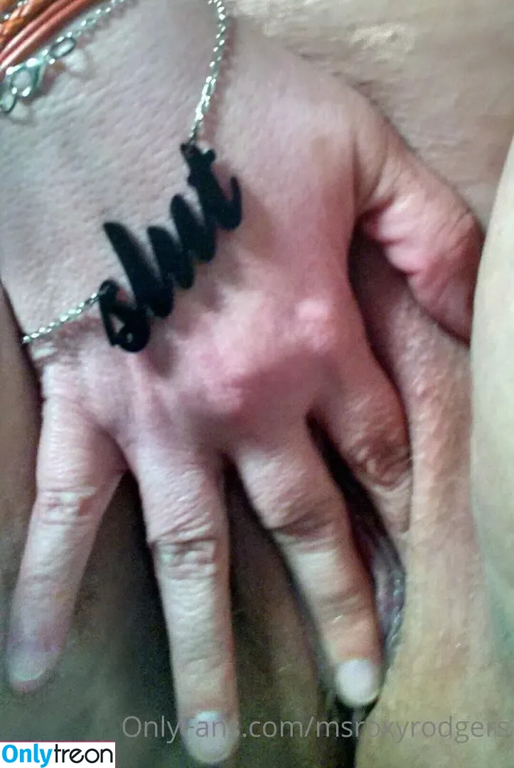 msroxxxyrodgers nude photo #0025 (msroxxxyrodgers)