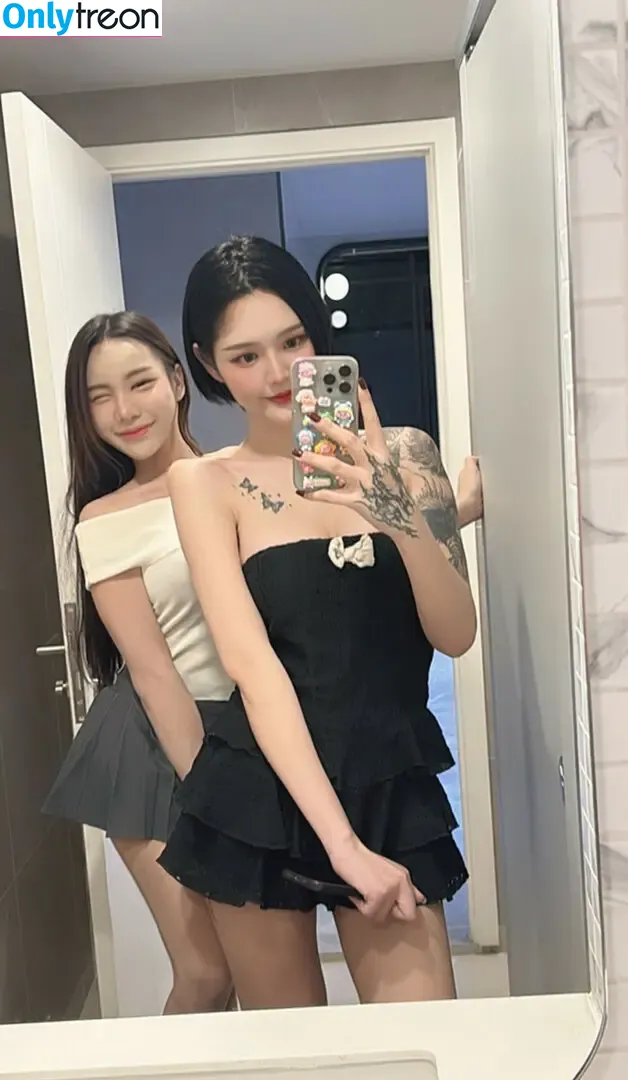 Mueylii nude photo #0003 (mueylix / mueylix_)