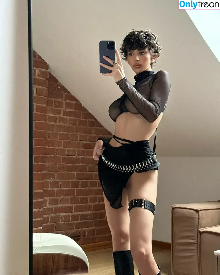 mugretnugskaya nude photo #0004 (mugretnug)