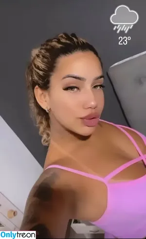 Muito Linda / muito.linda_ / naticasassola nude photo #0297