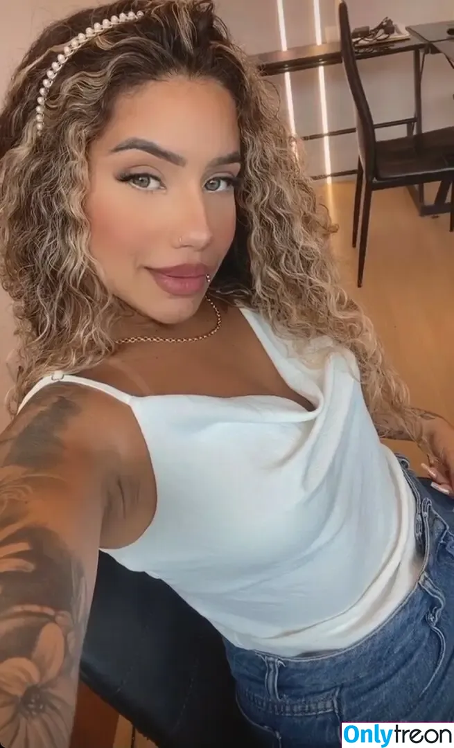 Muito Linda nude photo #0325 (muito.linda_ / naticasassola)
