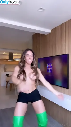 Mulher Melão / Renata Frisson / melaooficial / mulhermelao nude photo #1577