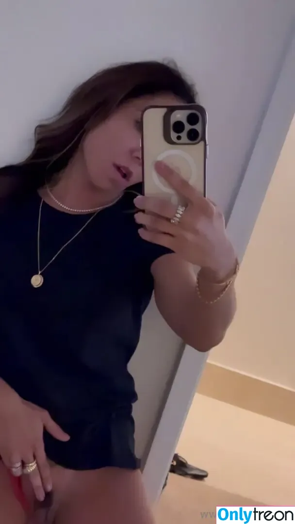 Mulher Melão nude photo #1894 (Renata Frisson / melaooficial / mulhermelao)