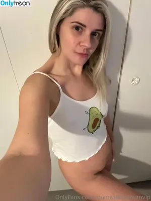 mumwiththebumvip / maythebunsbewithyou nude photo #0008