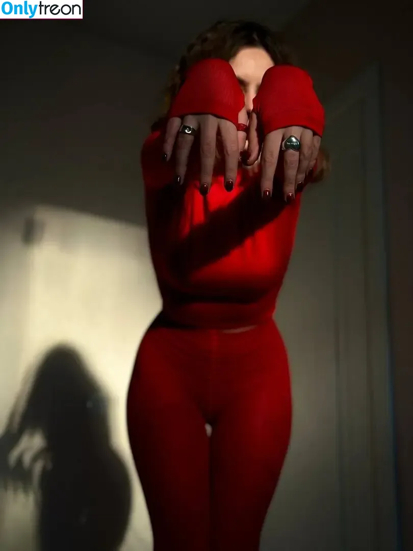 Murmuriel nude photo #0136 (murmurielll)