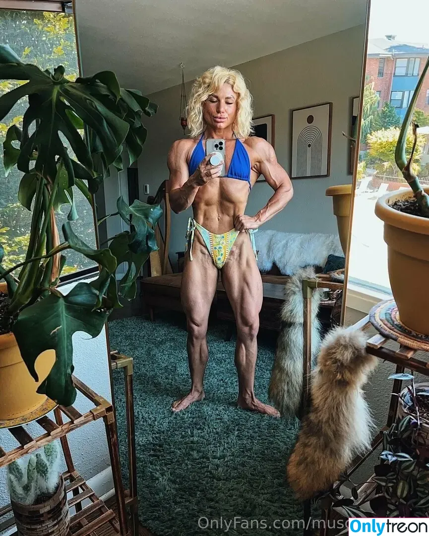 musclemarilyn nude photo #0003 (musclemarilyn)
