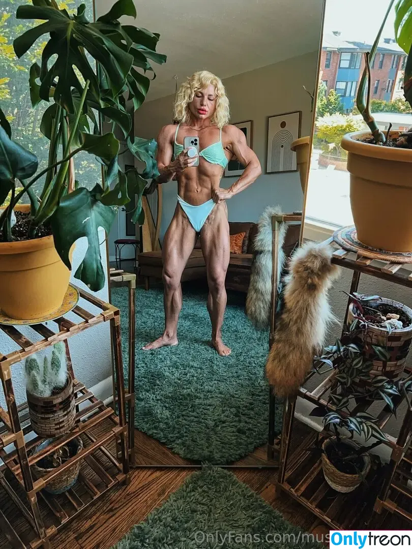 musclemarilyn nude photo #0012 (musclemarilyn)