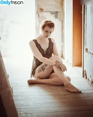  nude photo #0005