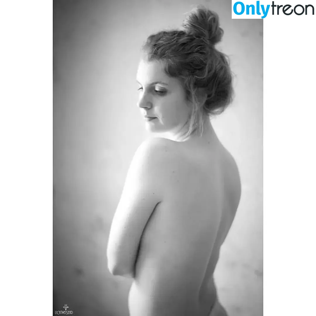 mute_touch nude photo #0010 (mute_touch)