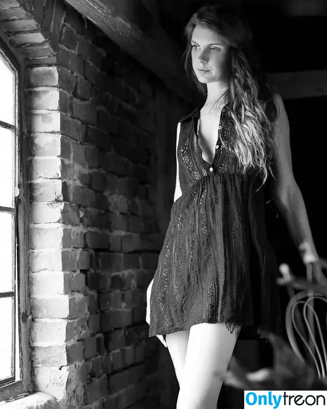mute_touch nude photo #0020 (mute_touch)