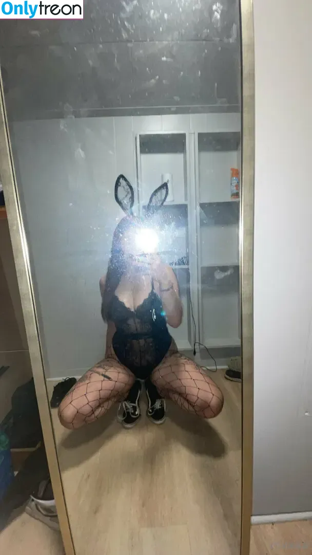 mxxxa nude photo #0005 (m.x.x.x.a_)