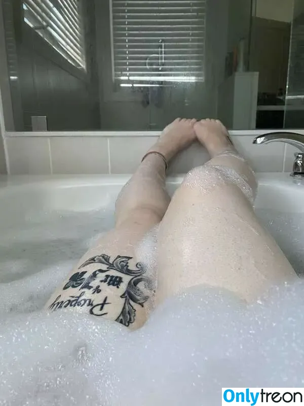 mycatwithclaws nude photo #0003 (shesabadcat)