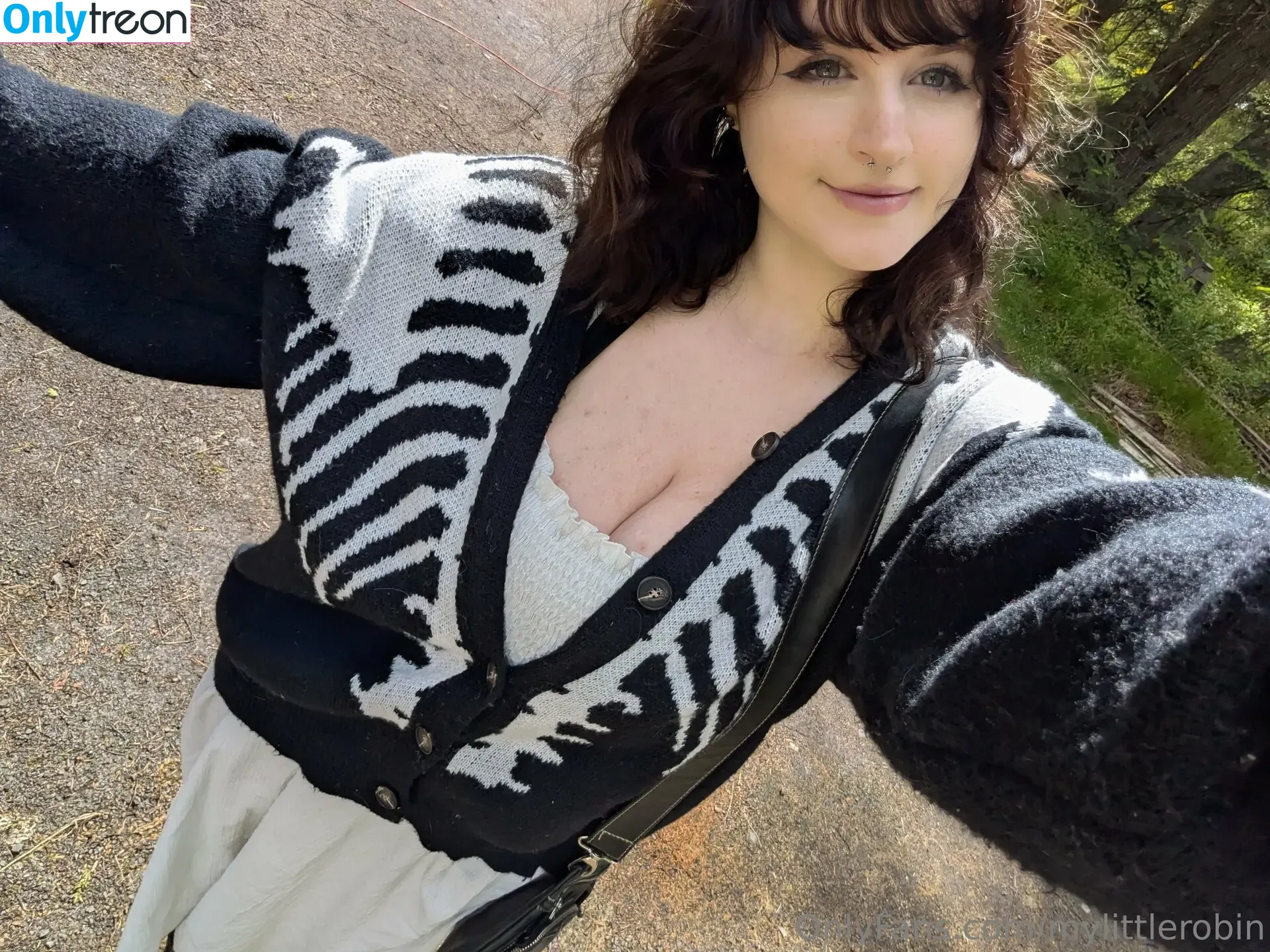 mylittlerobin nude photo #0156 (Robin Grey)