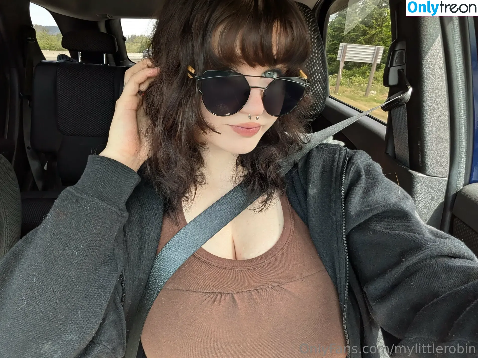 mylittlerobin nude photo #0158 (Robin Grey)
