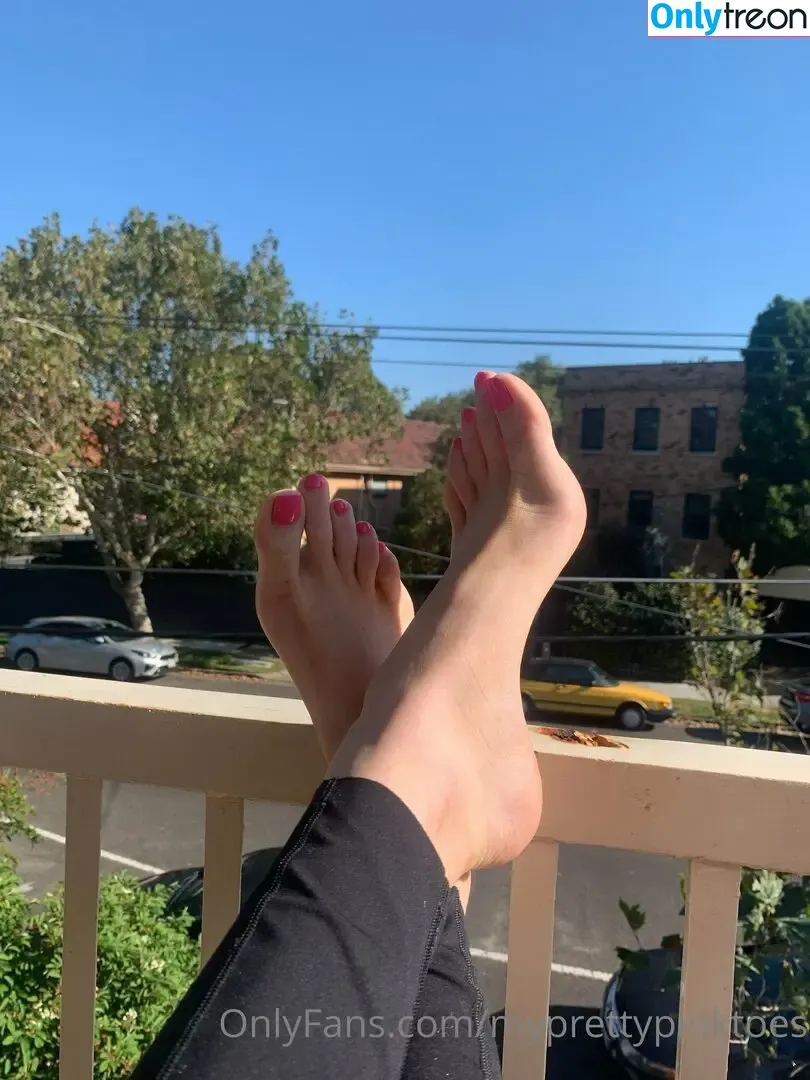 myprettypinktoes nude photo #0001 (myprettypinktoes)
