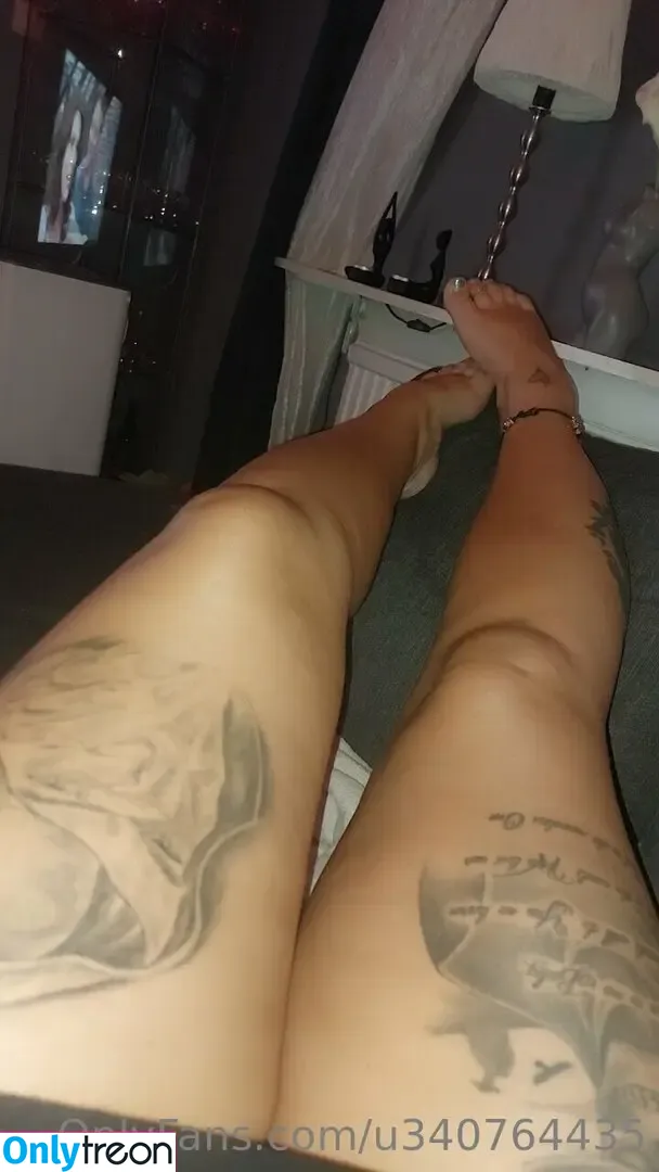 myztica nude photo #0002 (myztica)