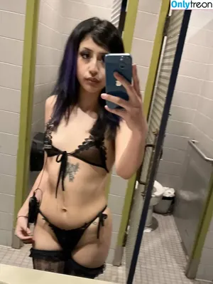 n4ilmyeyes0ut / rem nude photo #0003
