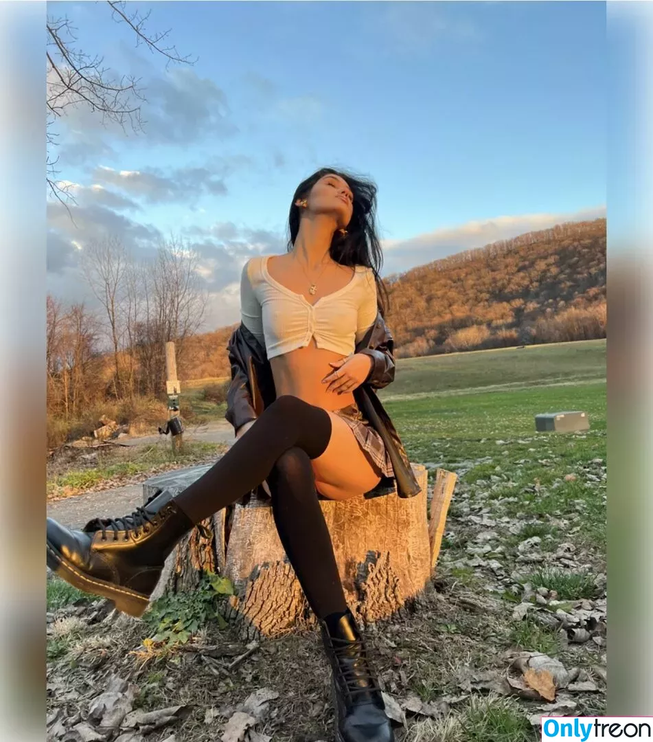 Naaz Torbati nude photo #0028 (naaztorbati)