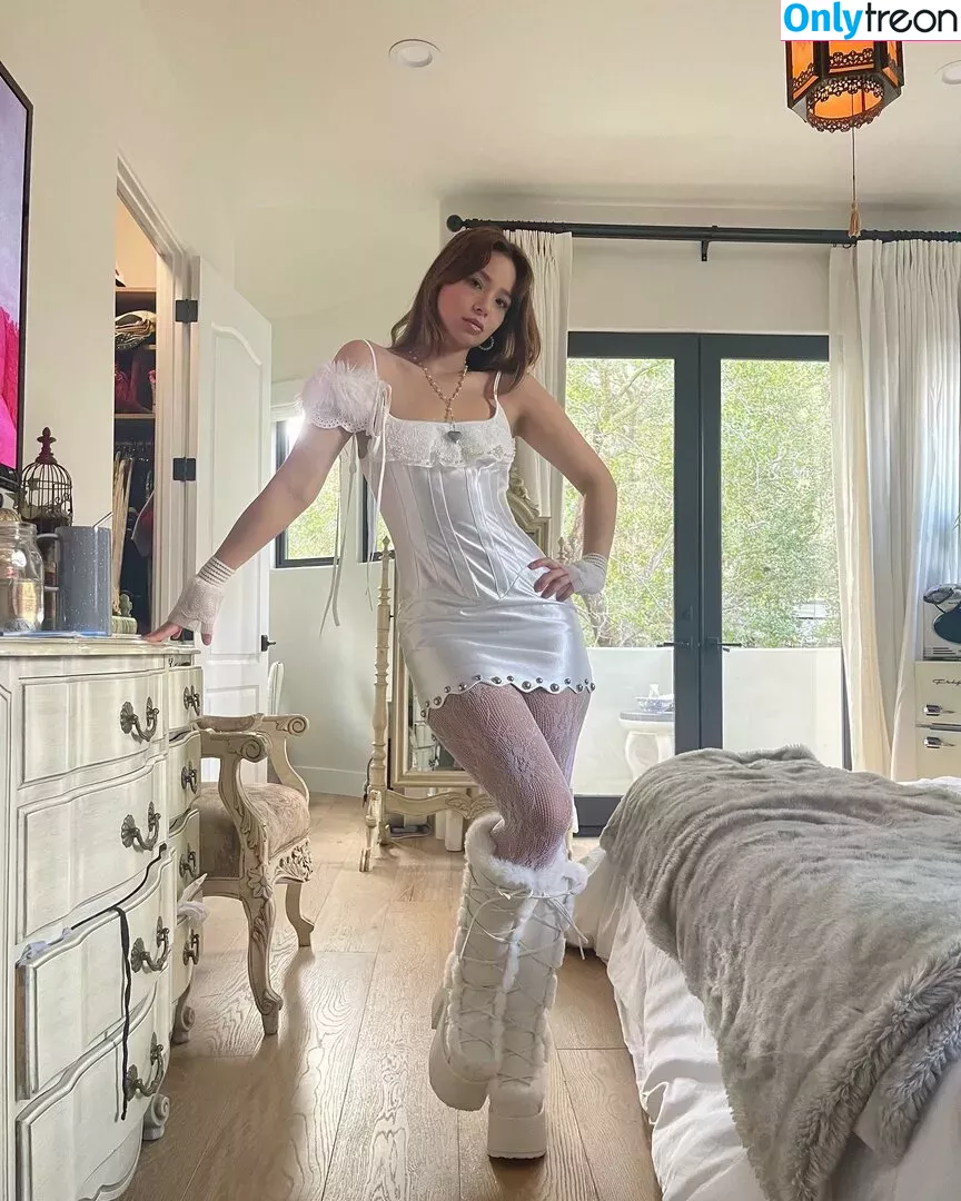 Nadia Goh nude photo #0072 (nadiaelysegoh)
