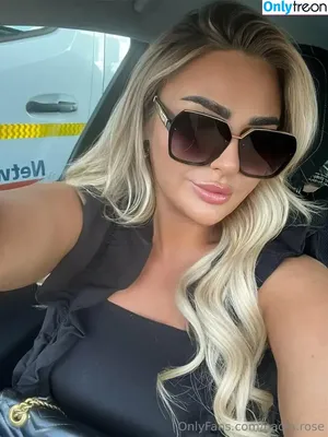 nadia.rose / nadiarosemusic nude photo #0182