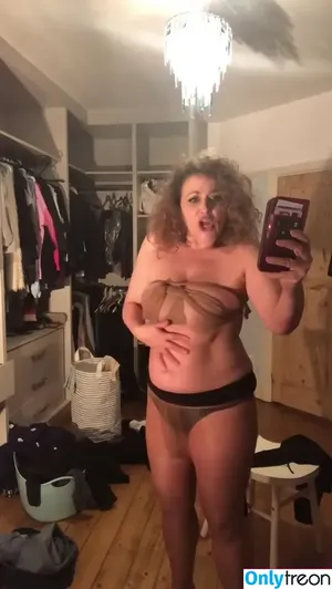 Nadia Sawalha / nadiasawalha nude photo #0096