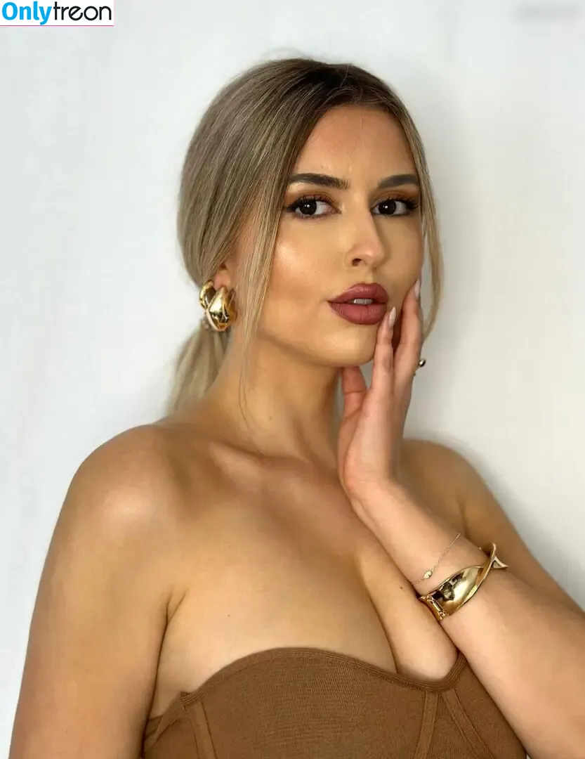 nadine.klr nude photo #0083 (nadine.klr)