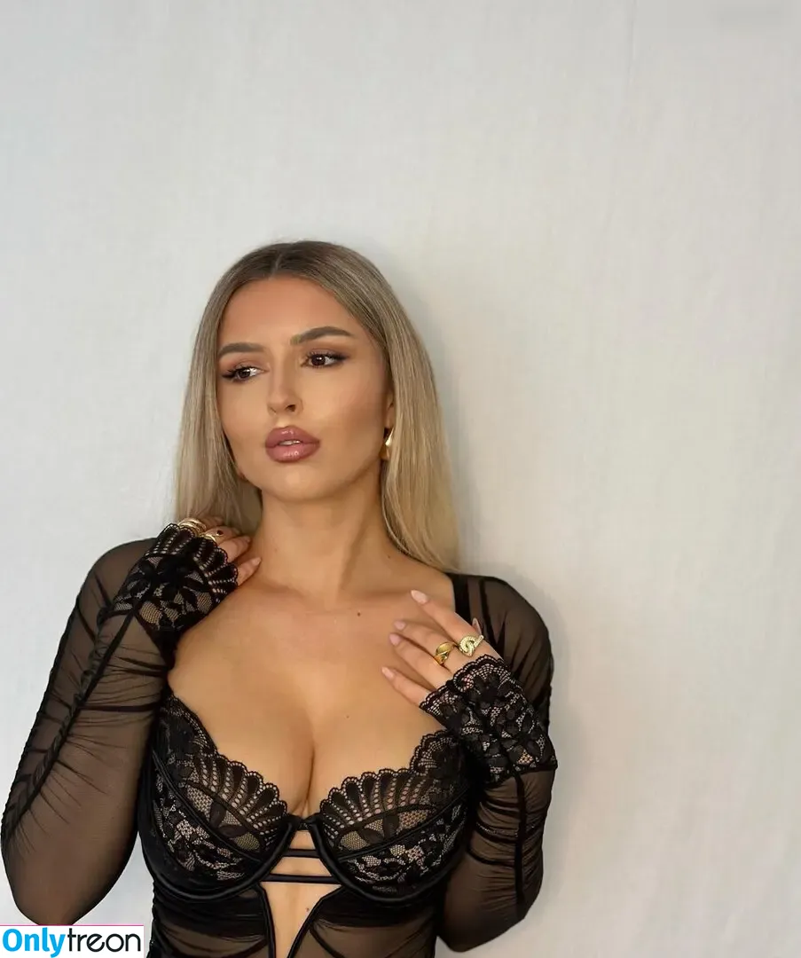 nadine.klr nude photo #0084 (nadine.klr)