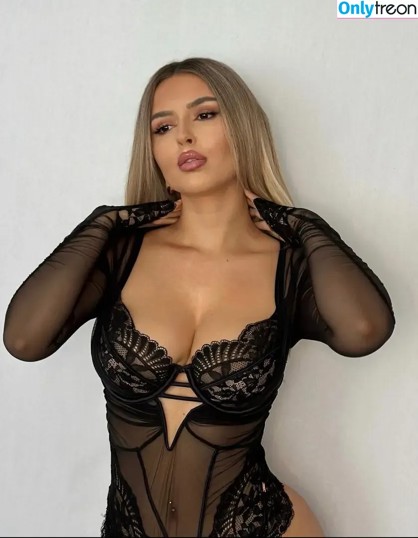 nadine.klr nude photo #0085 (nadine.klr)
