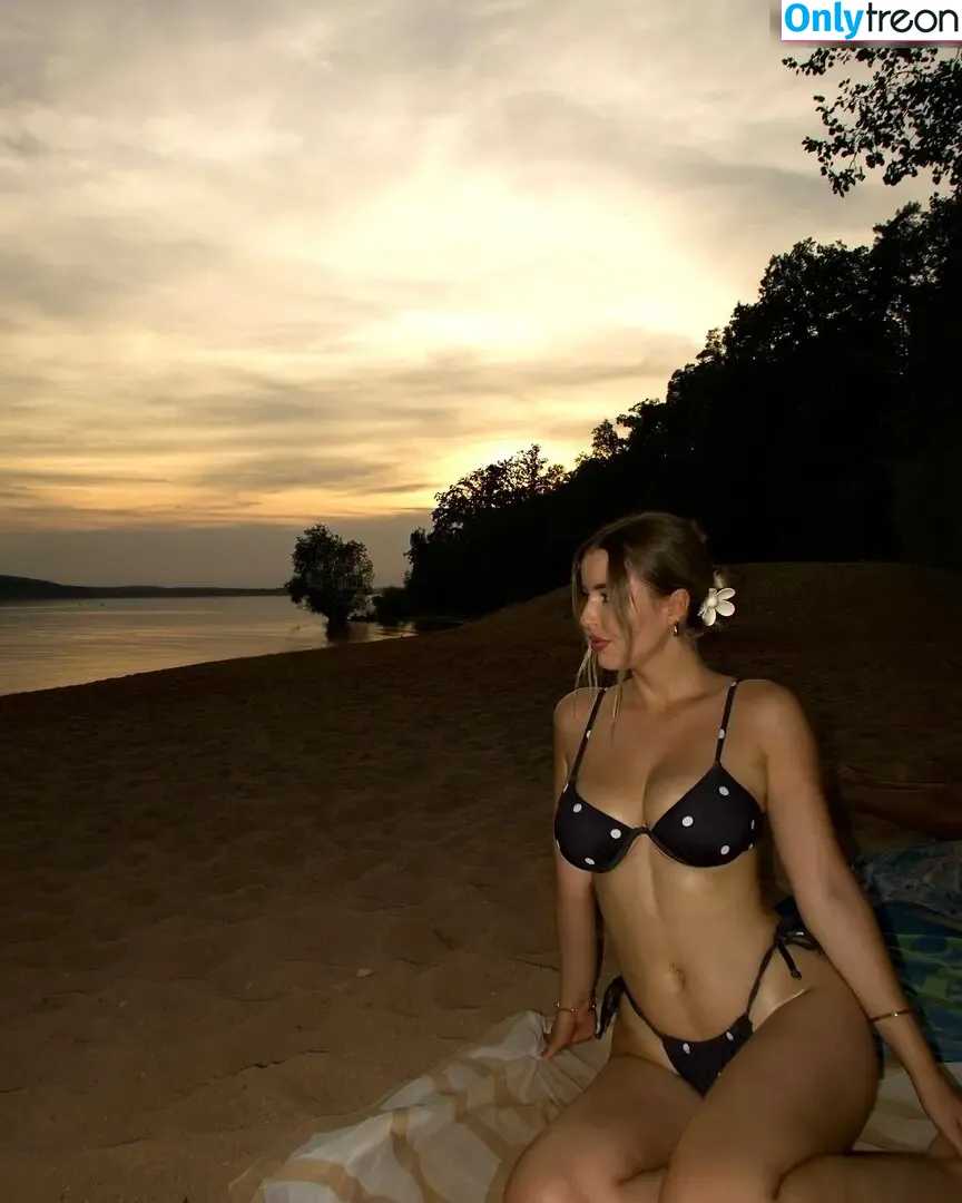 nadine.klr nude photo #0109 (nadine.klr)