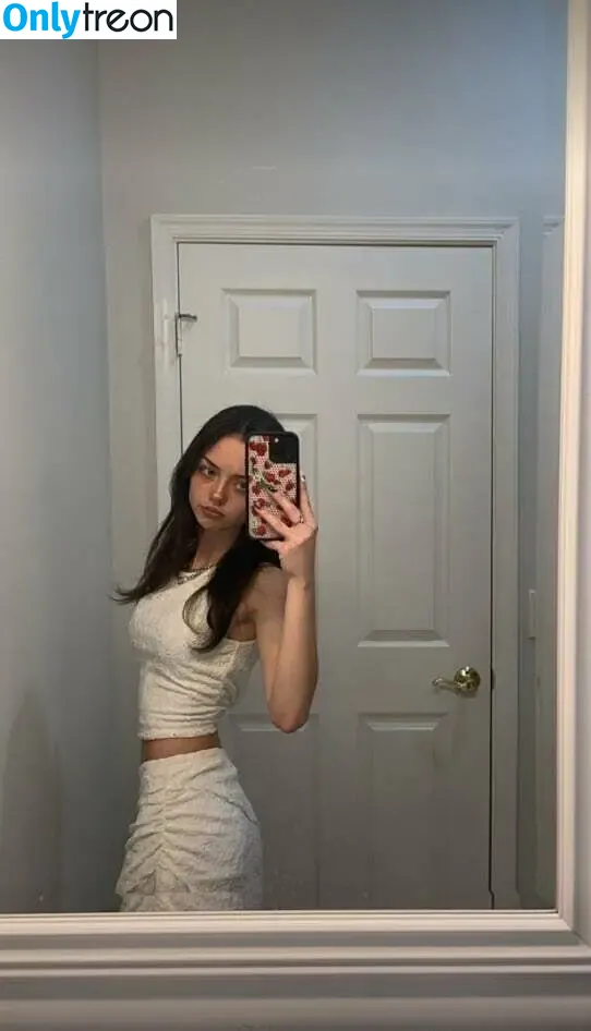 nadya.yereminn nude photo #0001 (nadya.yereminn)