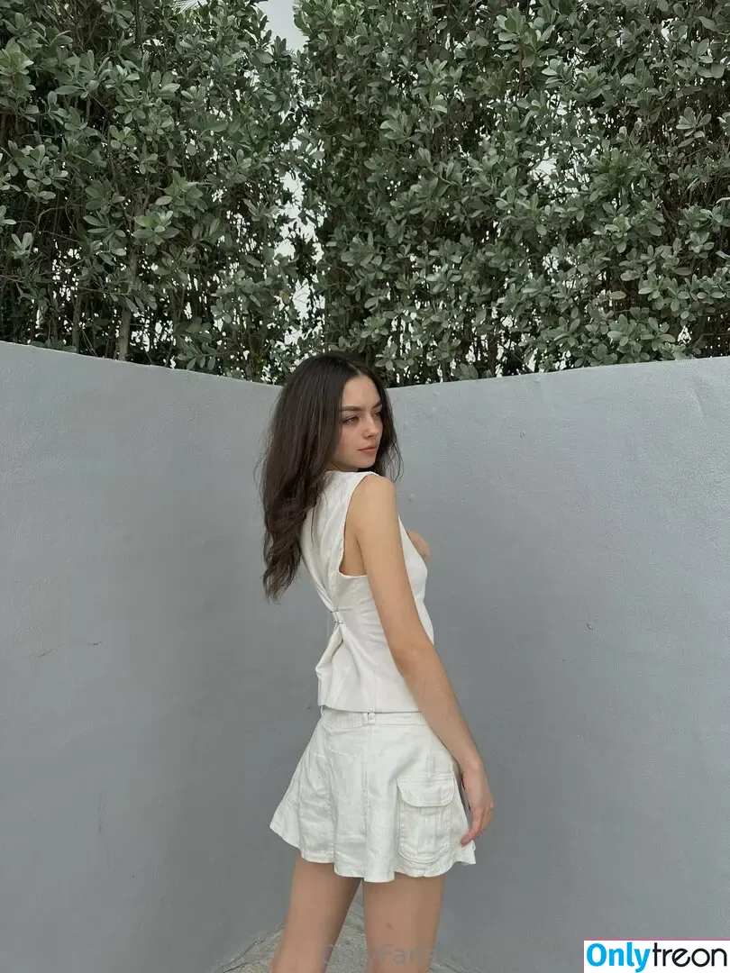 nadya.yereminn nude photo #0021 (nadya.yereminn)