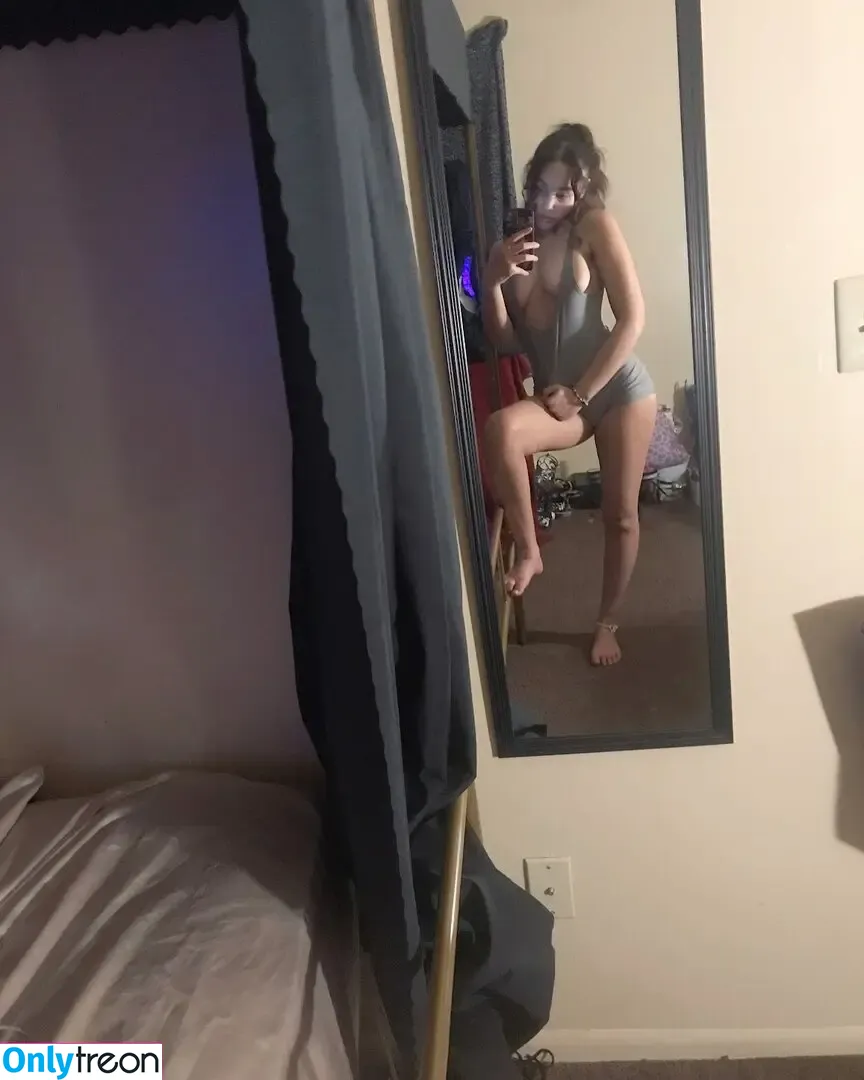 Nahbenji nude photo #0011 (nahhbenji)