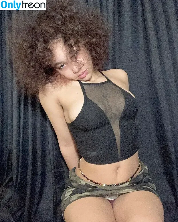Nahbenji nude photo #0018 (nahhbenji)