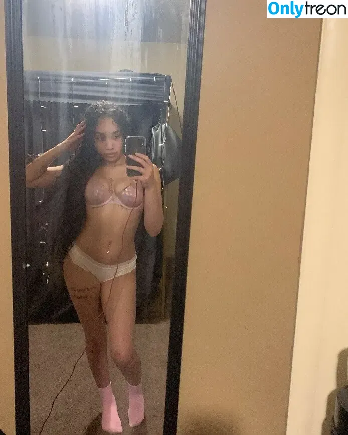 Nahbenji nude photo #0019 (nahhbenji)