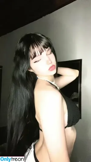 nameluaa / mhh2lu4 / pshlua nude photo #0029